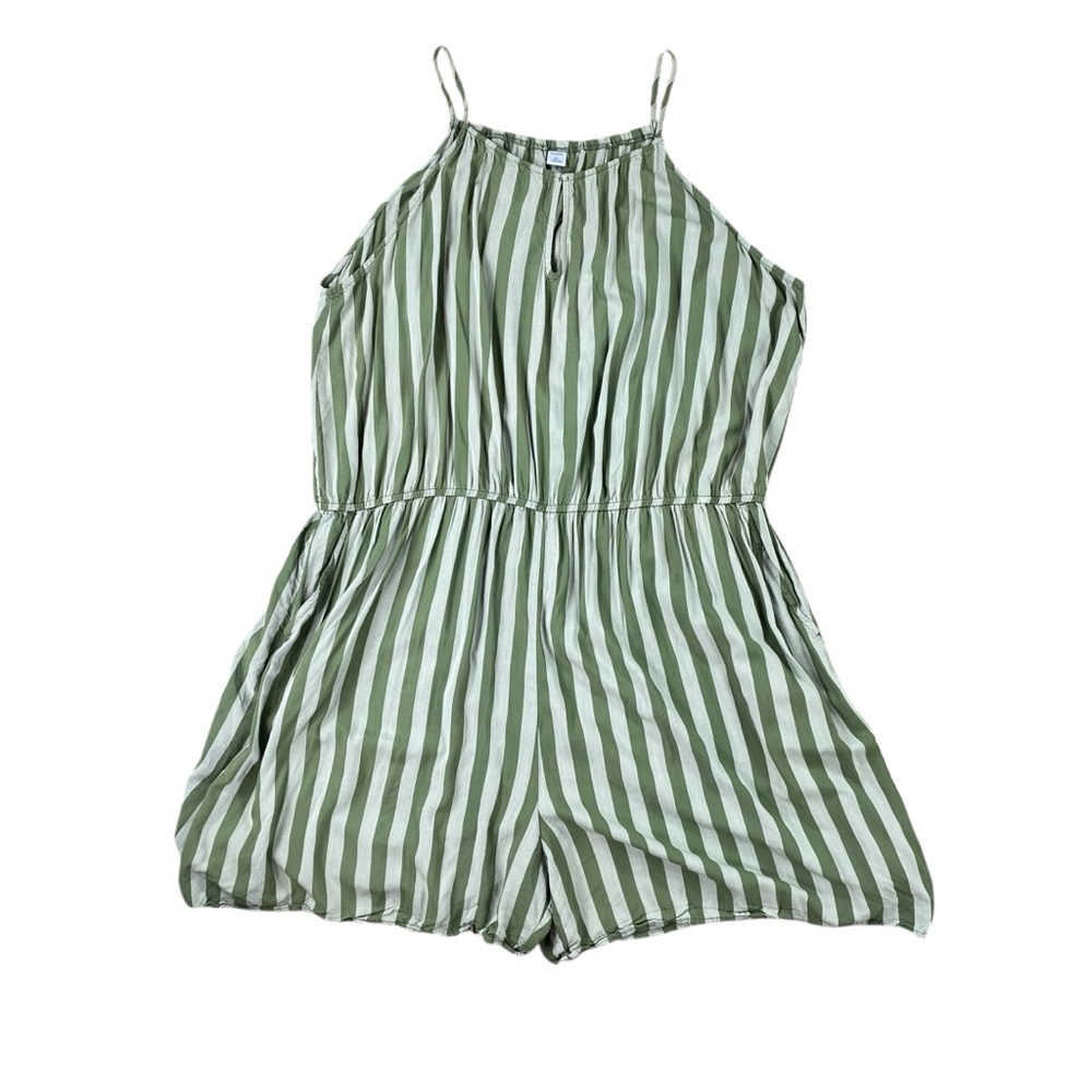 Woman’s Old Navy stripe romper size XXL